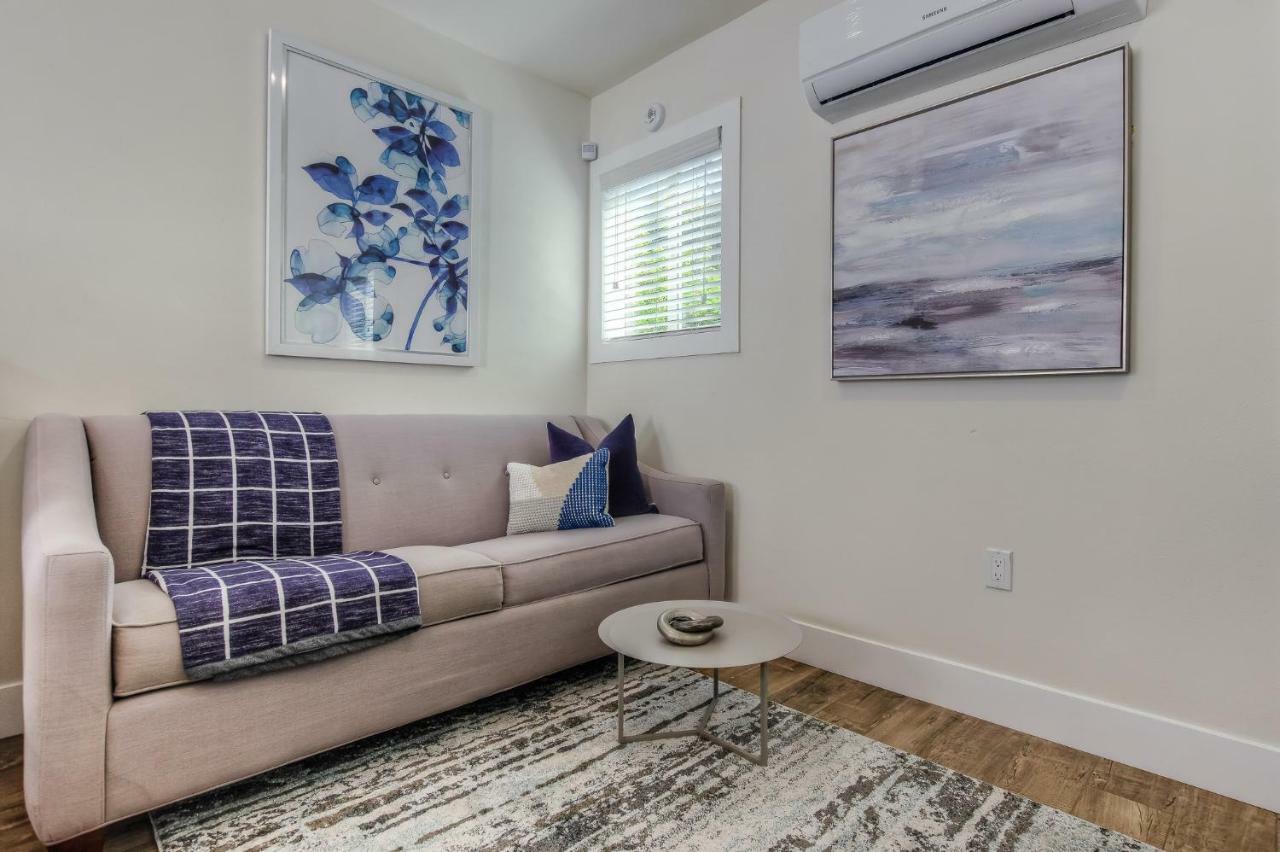 Long Beach Studio Suites Habitación foto